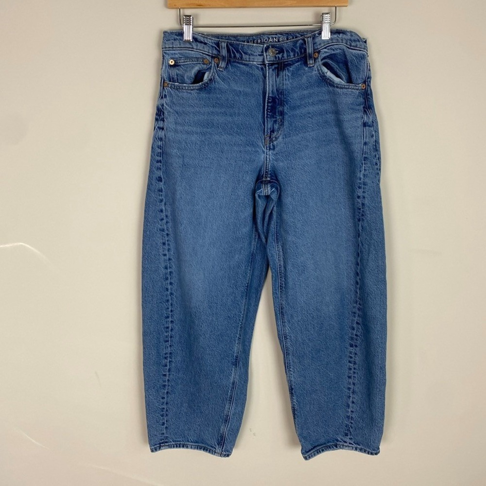 American Eagle Barrel Jeans Womens 10 Medium Wash High Rise Stretch Denim